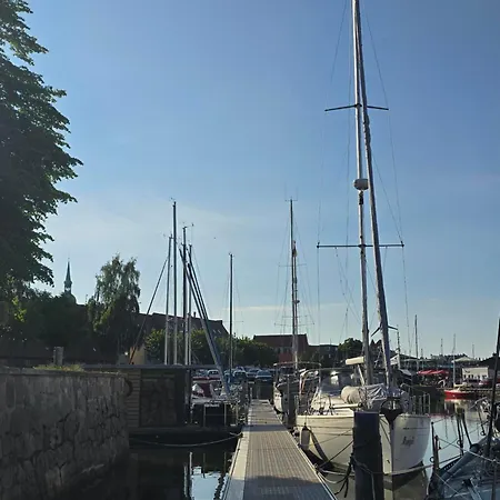 Hausboot Tommi Ruhig Im Hafen Nah An Der Altstadt Ferienhaus *